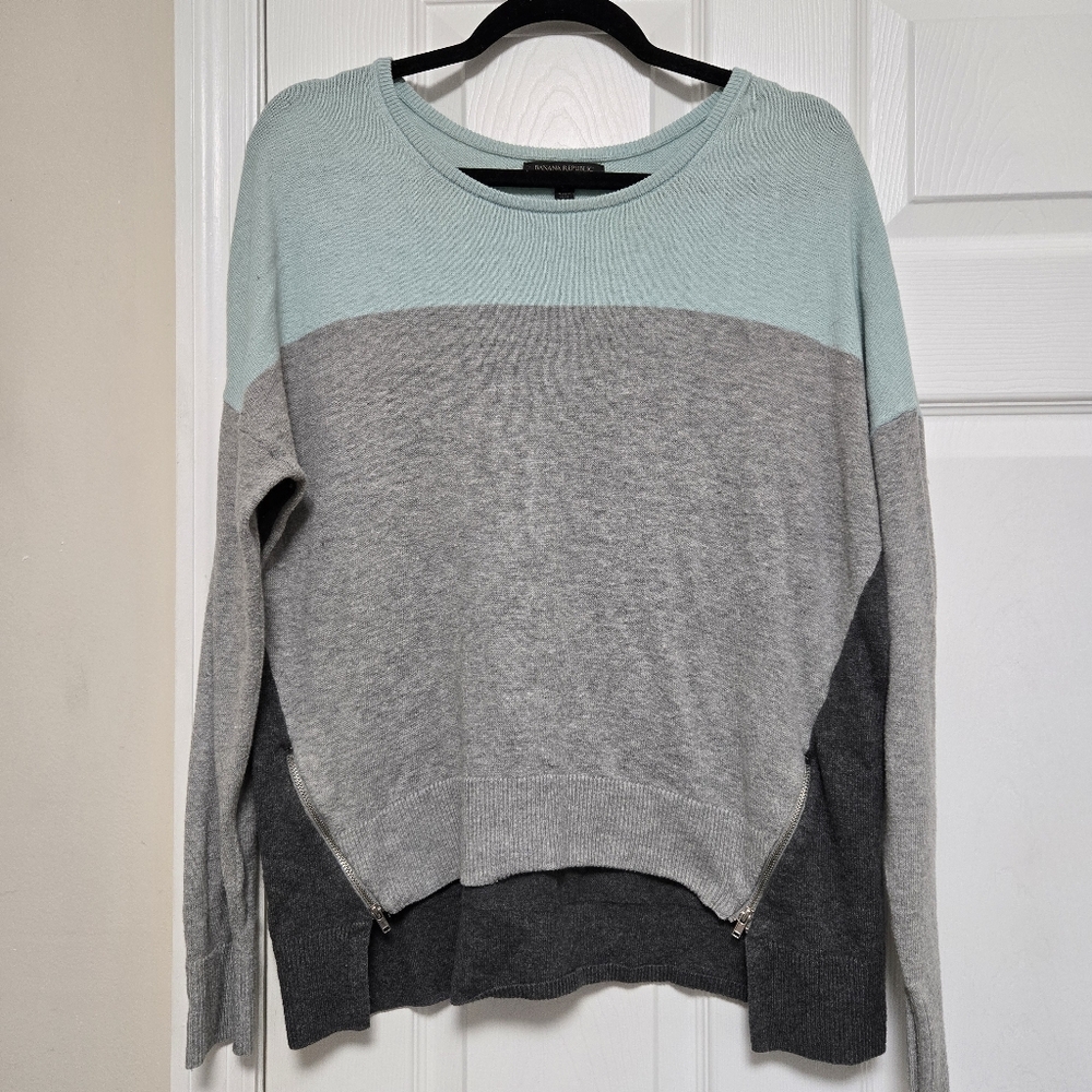 Banana Republic Womens Lightweight Colorblock Sweater Round Neck Size Medium